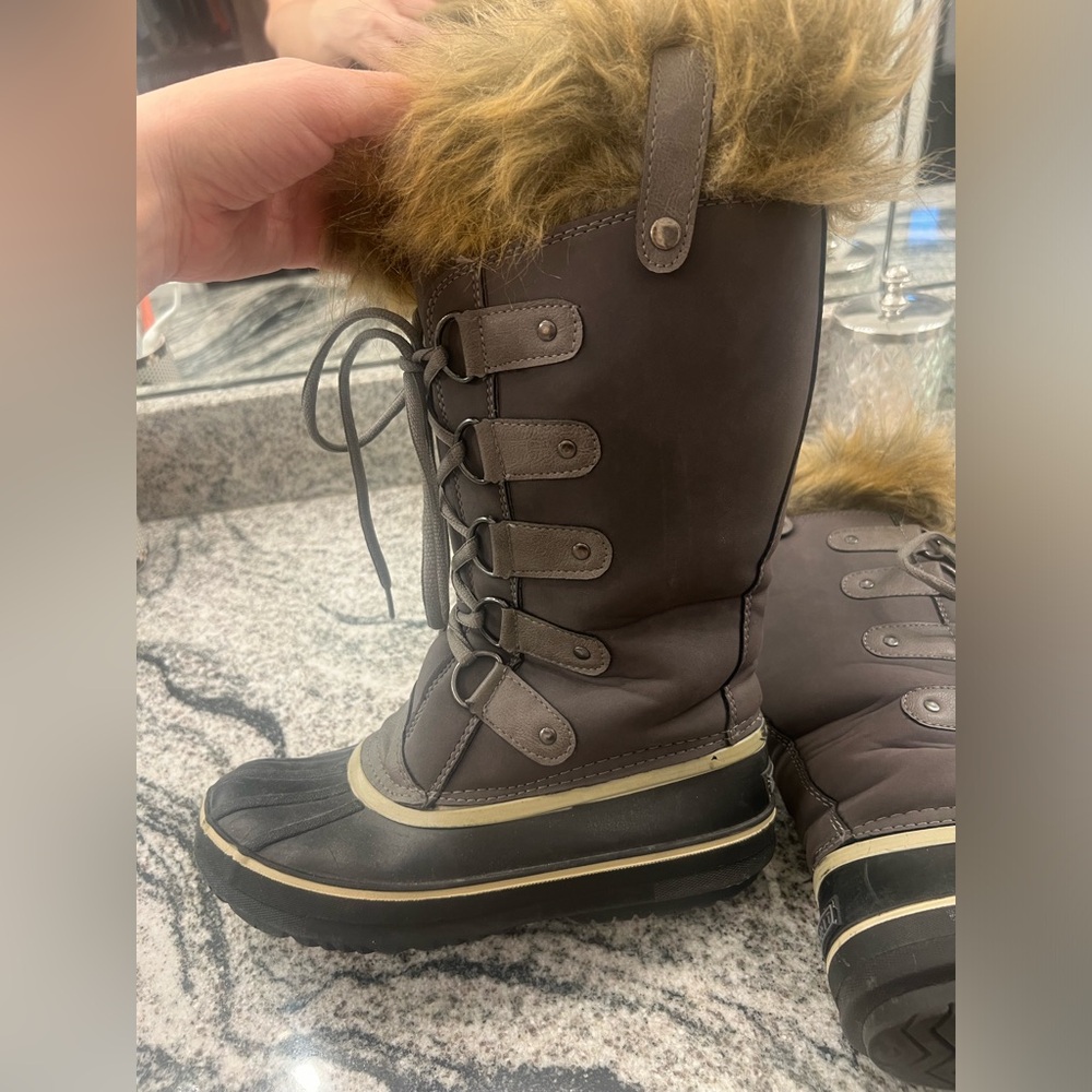 Tall winter boot